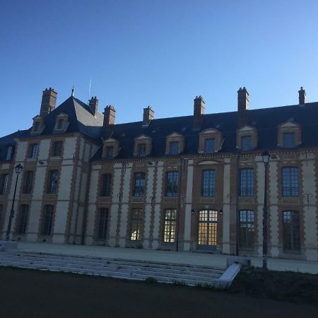 Exceptionnel Chateau Pres De Paris Abondant 外观 照片