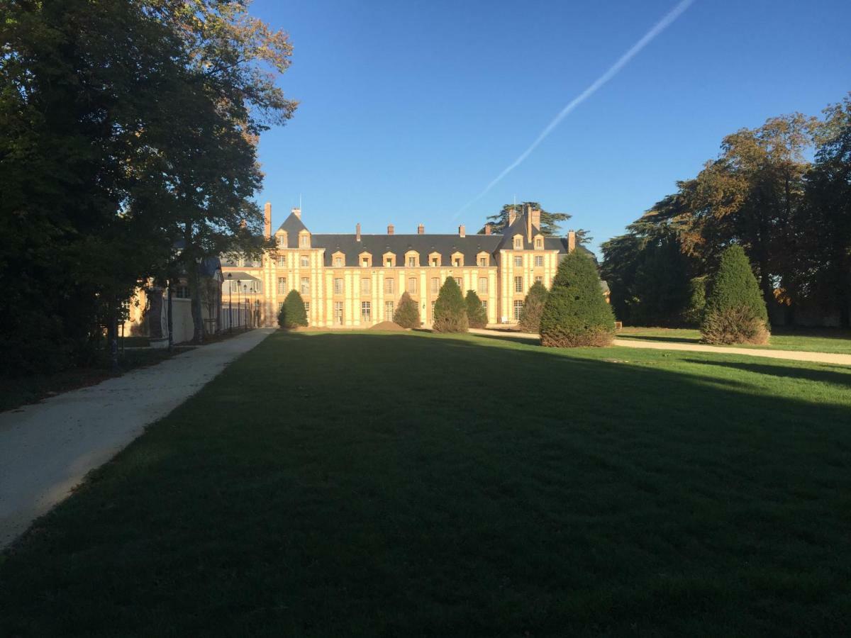 Exceptionnel Chateau Pres De Paris Abondant 外观 照片